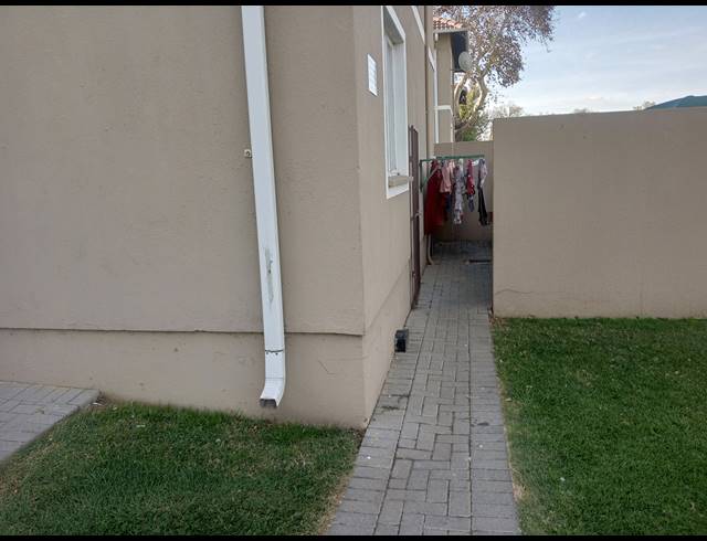 2 BEDROOM SECTIONAL TITLE FOR SALE IN COMET
